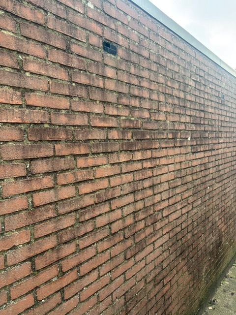 Voor Gevelreiniging Breda - Gevelreiniging — verwijdering van jarenlange vervuiling Breda